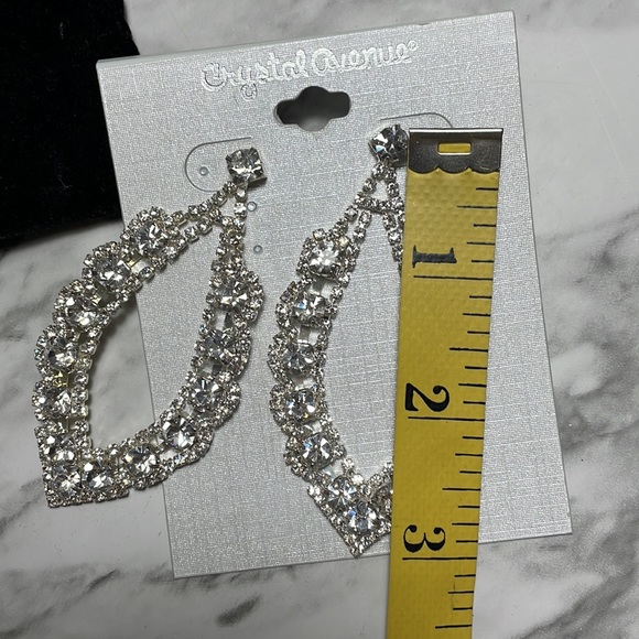 New rhinestone crystal statement dangle special occasion earrings - Picture 4 of 4